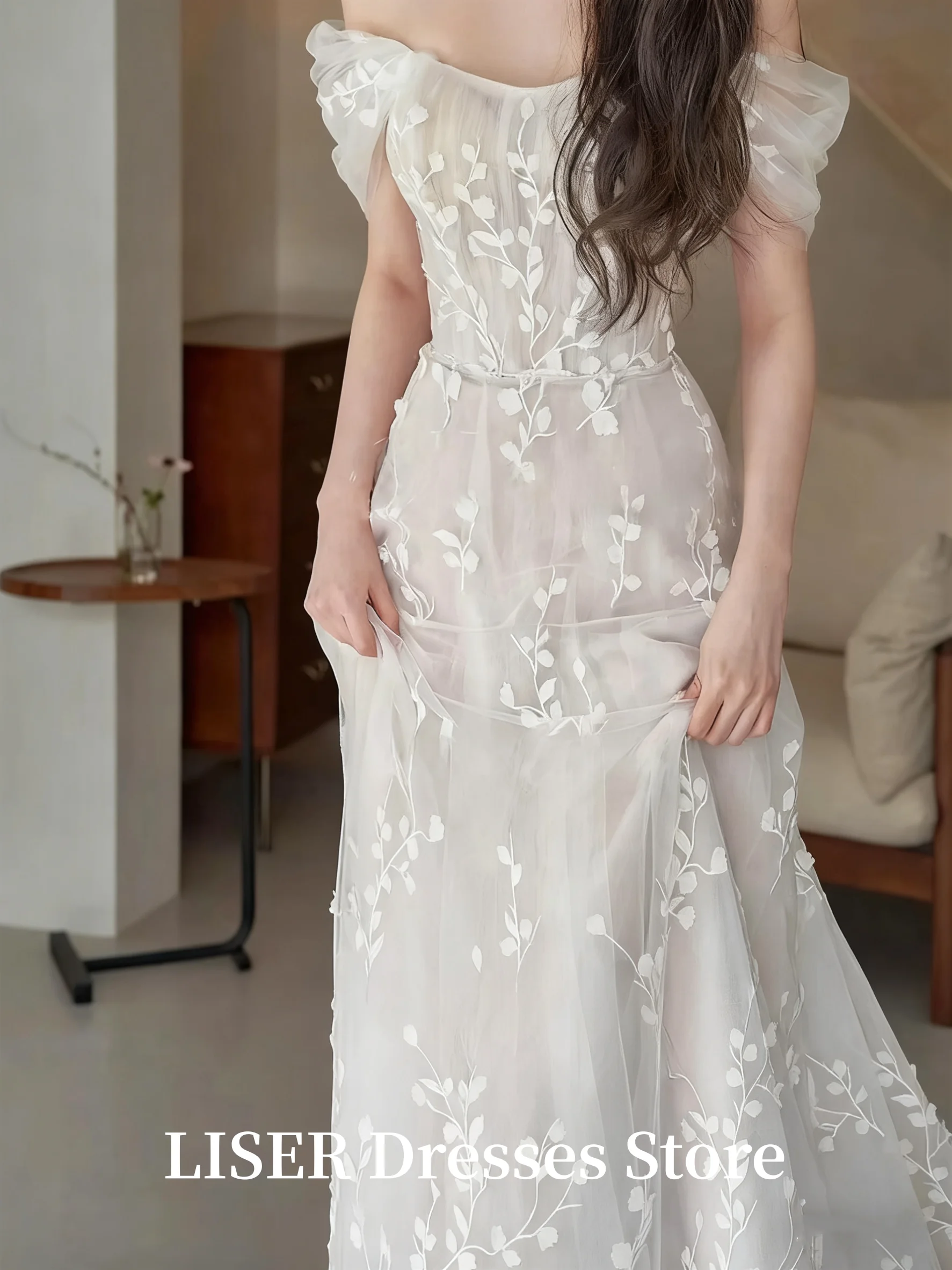 Liser Simple Elegant Wedding Dresses Off Shoulder Korea Princess Dress A Line Customised Lace Appliques Wedding Photo Shoot