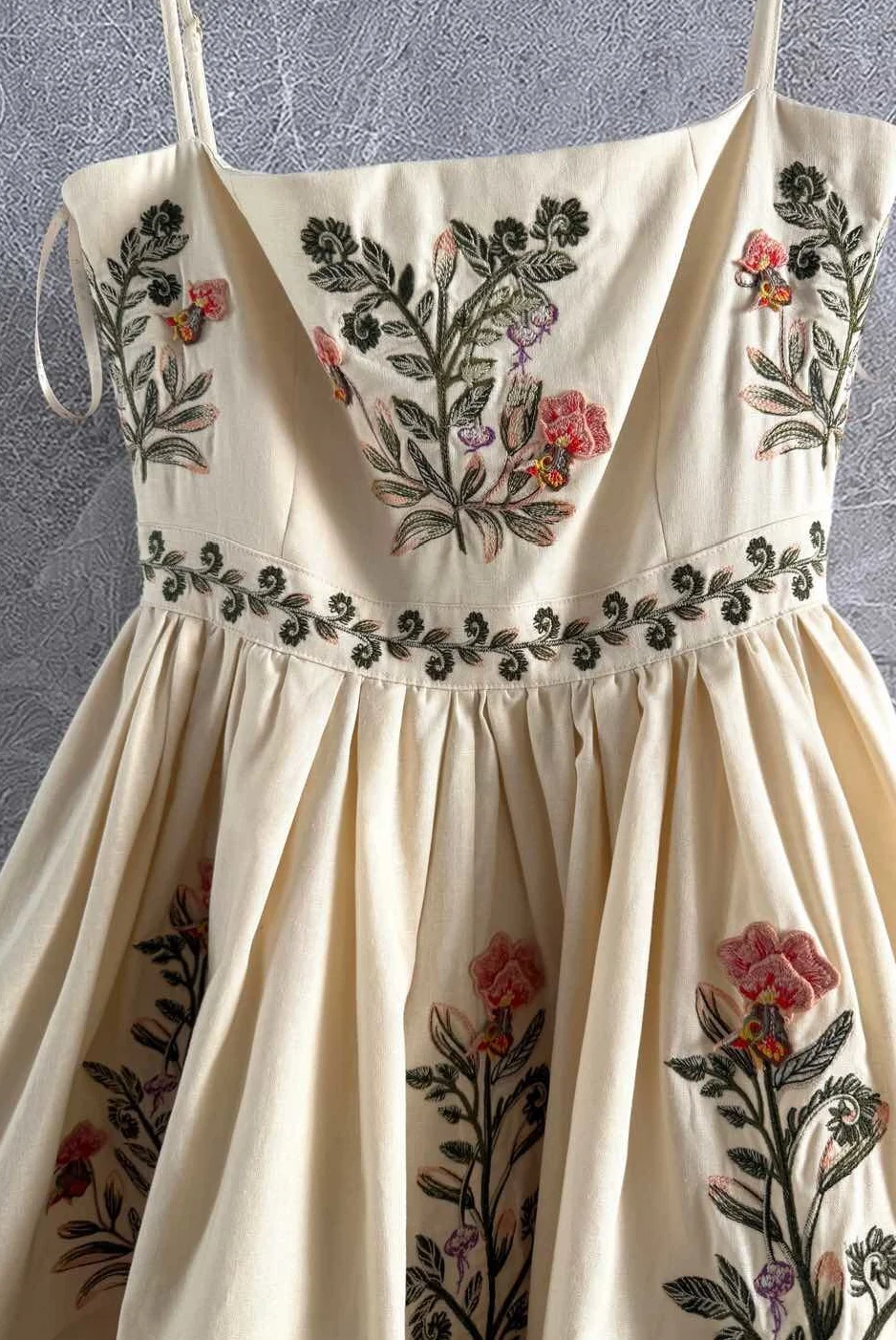 새롭고 우아하며 세련되고 정교한 허리 조임 플로럴 드레스 A라인 여성 드레스