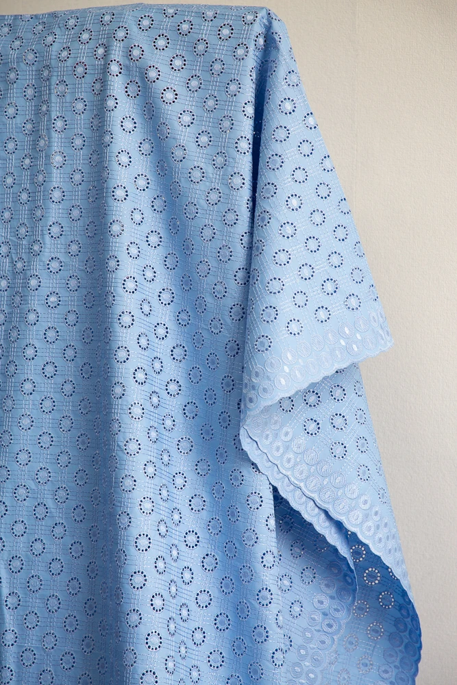 

Африканская кружевная ткань 2024 новейший дизайн вышивка швейцарская нигерийская вуаль хлопковая кружевная ткань для мужчин тканевые Швейные материалы A3809