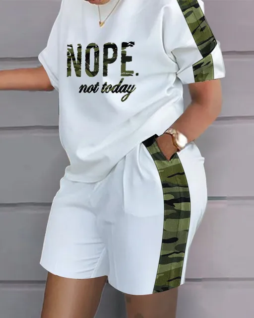 Strój damski z krótkim rękawem 2024 Letnia moda z nadrukiem O Neck Kieszonka Garnitur Damski T Shirt Top Szorty Dwuczęściowy zestaw