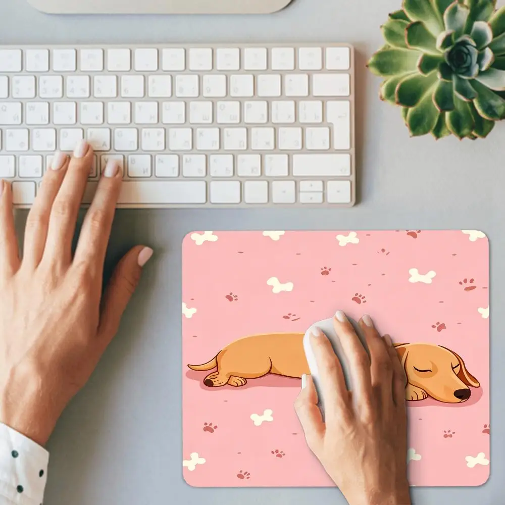 Cute sleeping Dachshund puppy mouse pad, pink paw print anti-slip desktop pad, ideal choice for office gamers Labtop HYBXAXC