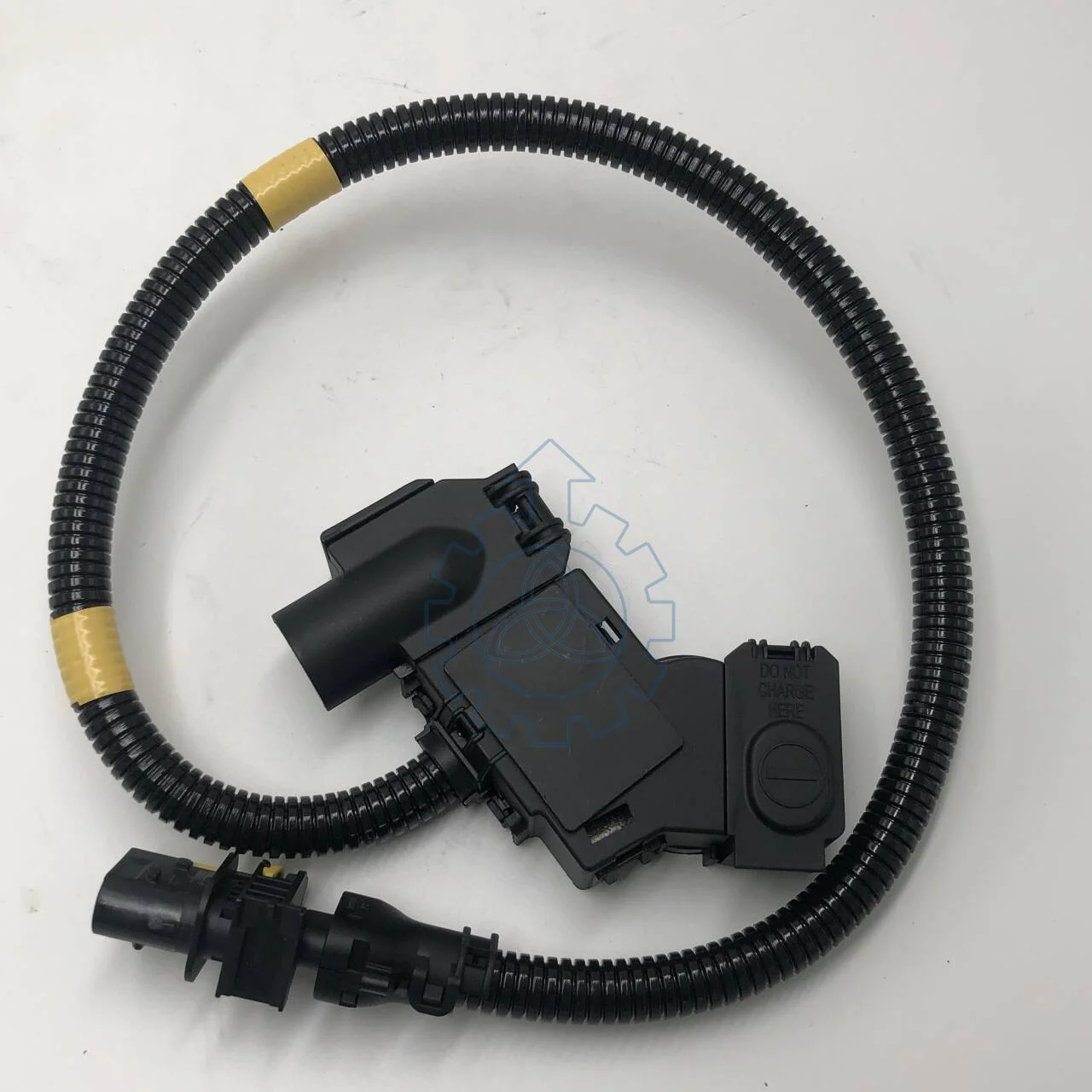 23359018 23937503 23294375 22729391 22767584 23937488 22394412 22767571Truck Charing Sensor Battery Sensor for Volvo Fh 500 view 5