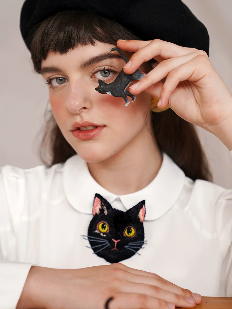 

Original Design Women Vintage Exquisite Black Kitty Embroidered Bow Tie