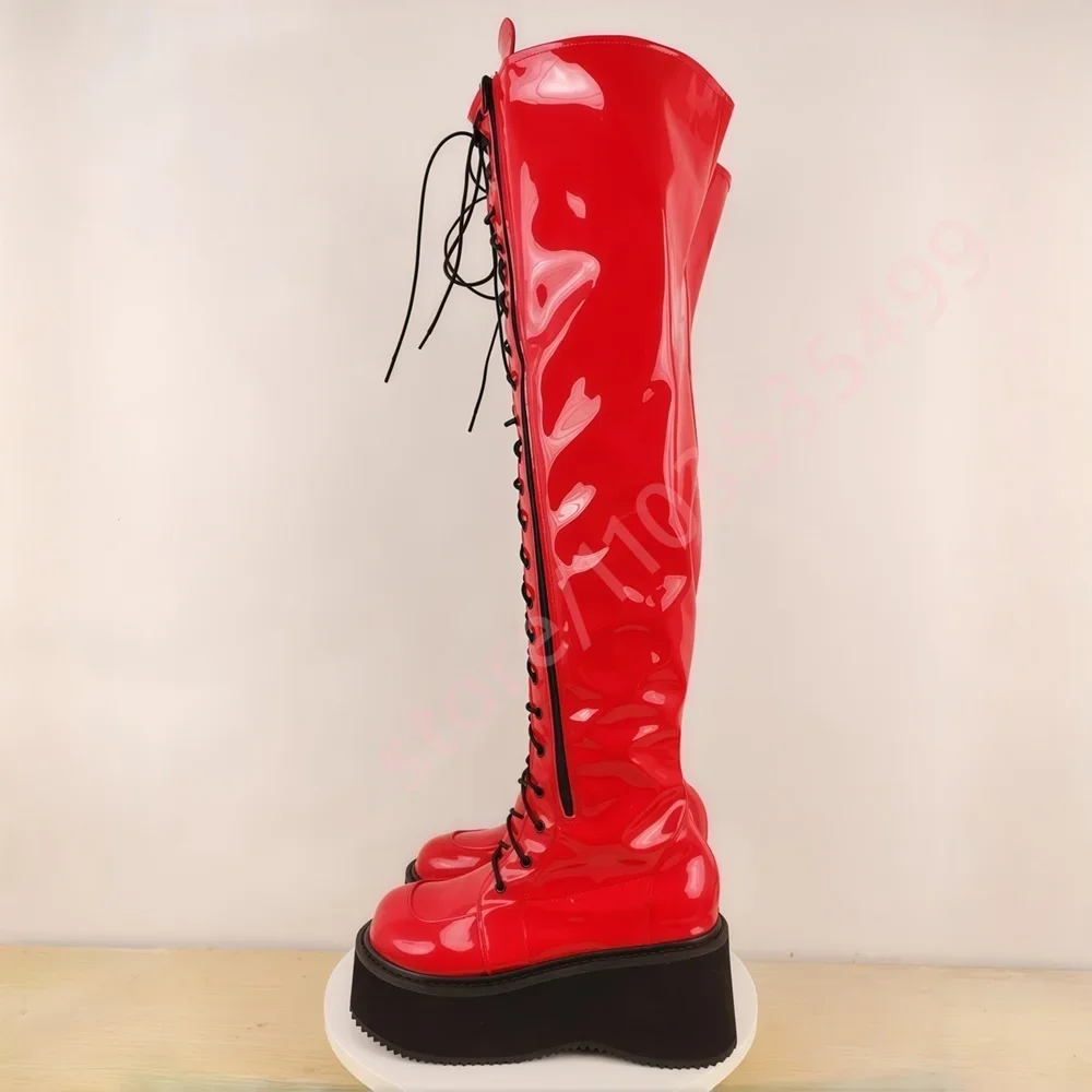 

2025 Красные сапоги выше колена на платформе из лакированной кожи. Модные повседневные длинные сапоги для вечеринок. Новые ботинки с круглым носком в уличном стиле в стиле панк с ремешками.