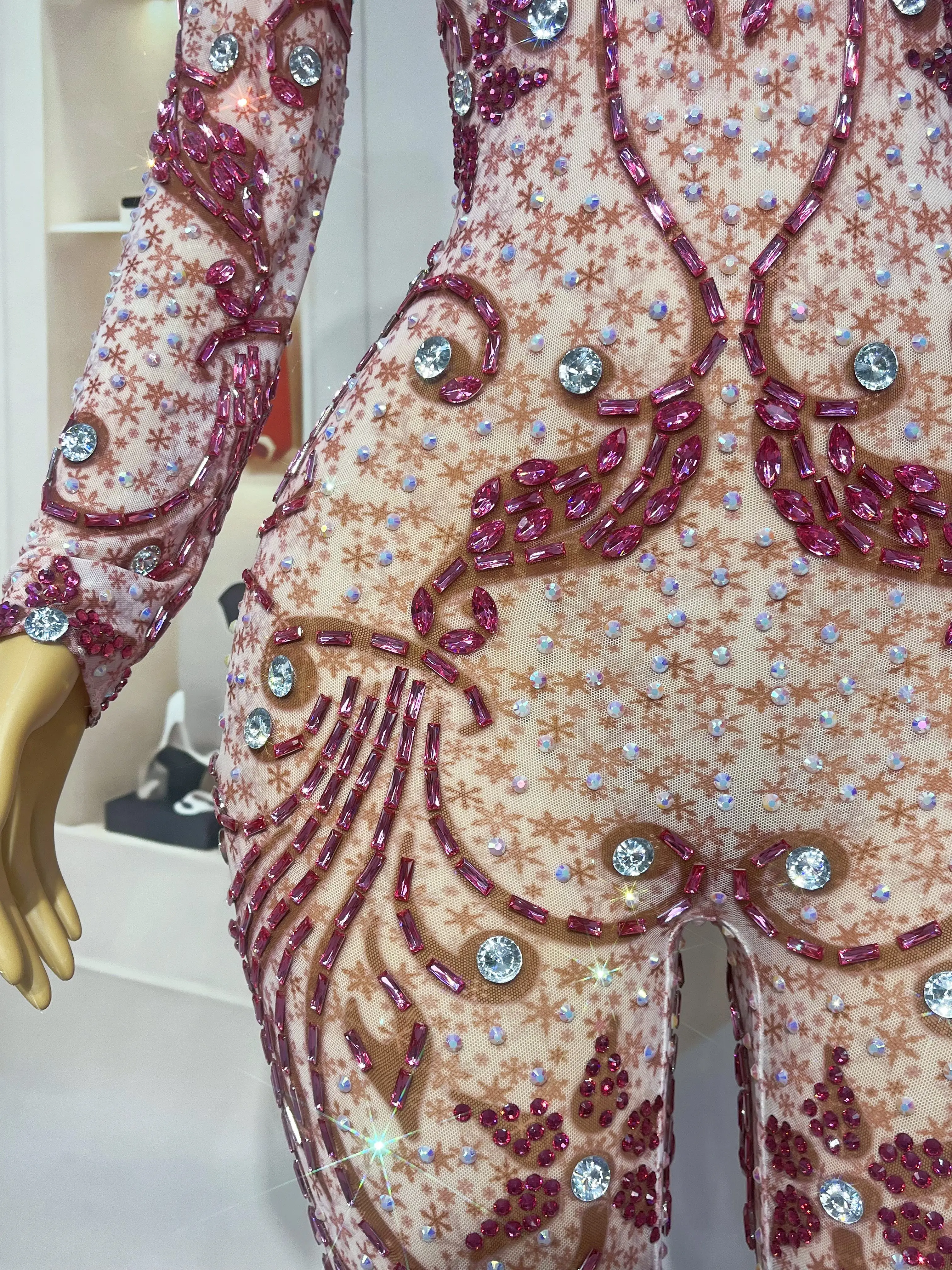 Pink shiny rhinestone jumpsuit mesh long sleeve jumpsuit special stage show costume dance show costume club vestibule Huahong