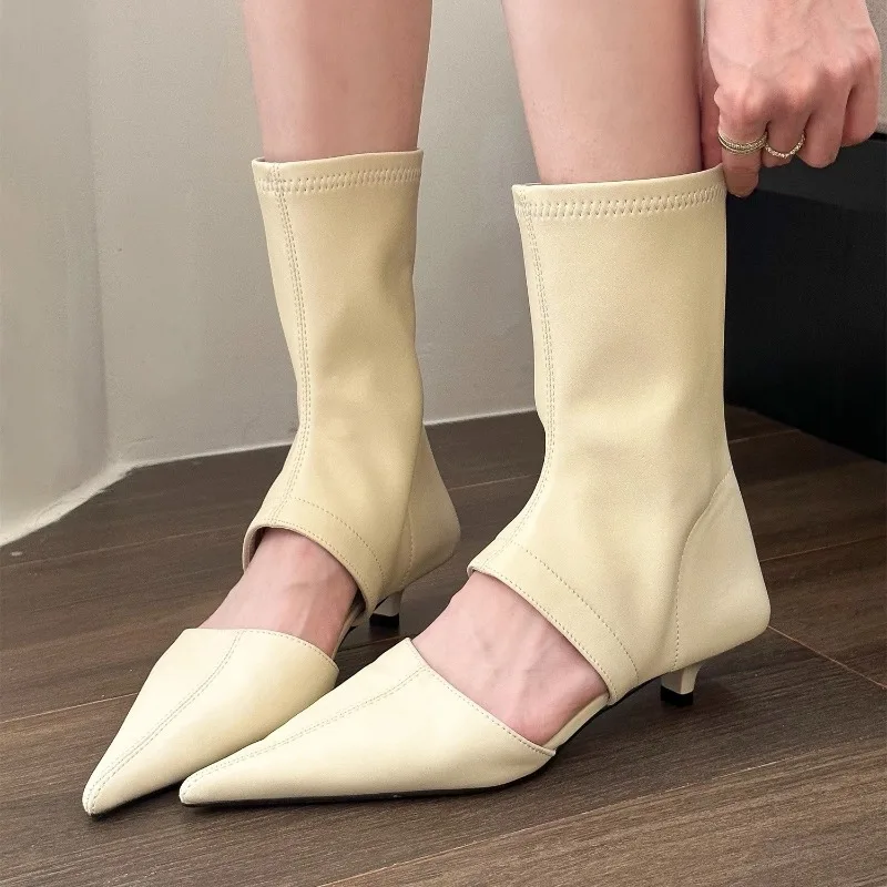 

2025 New Sharp Pointed Women's Single Lace Heel Hollow Low Heel Boots Women's Elastic Short Boots Autumn Fashion High Heels