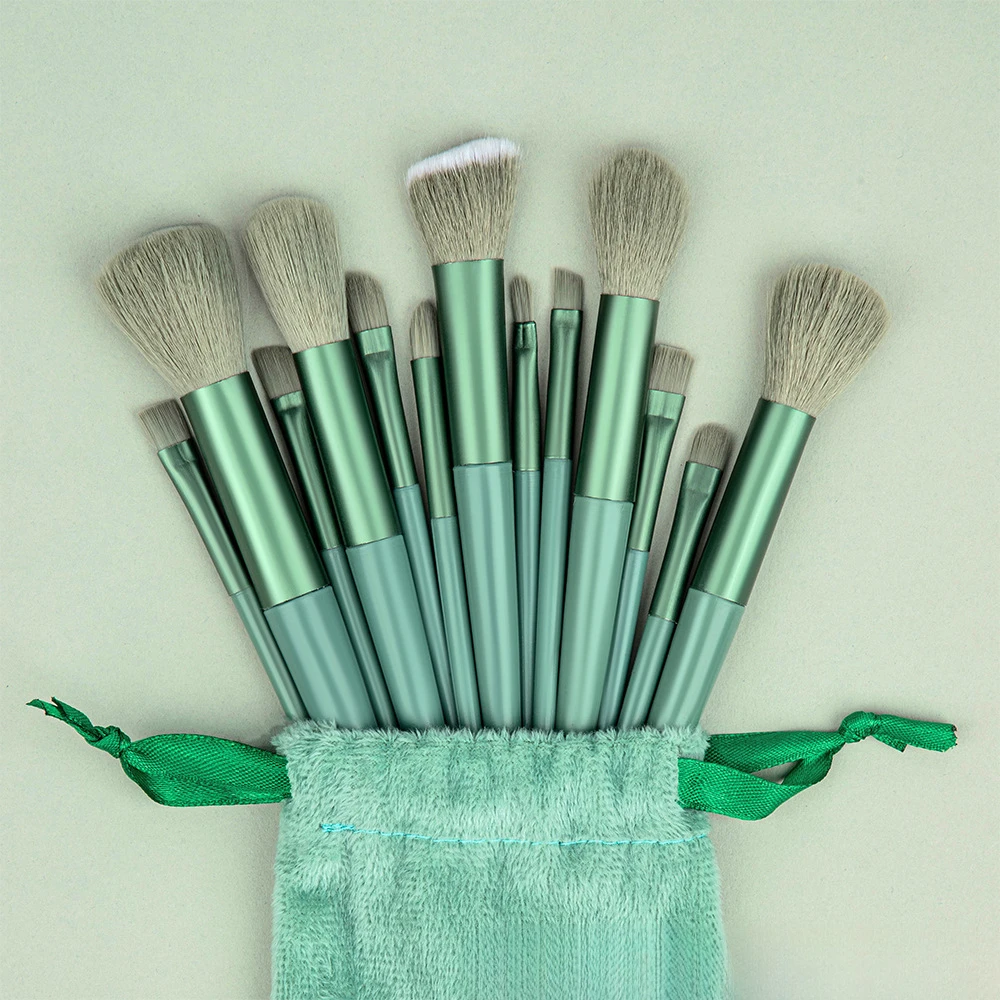 12Pcs Professional Makeup Brush Set Soft Synthetic Hair Foundation Powder Eyeshadow Blending Cosmetic Tools with Storage Pouch for Daily Beauty