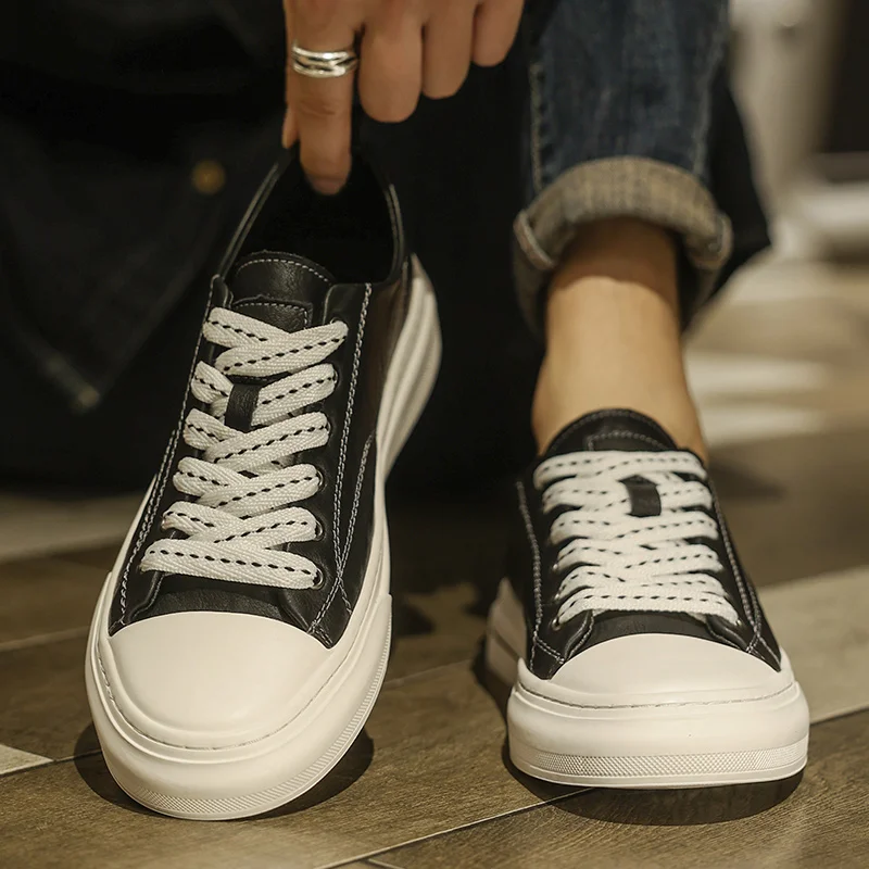 

DY2025 new explosive four seasons simple small white shoes black and white matching board shoes