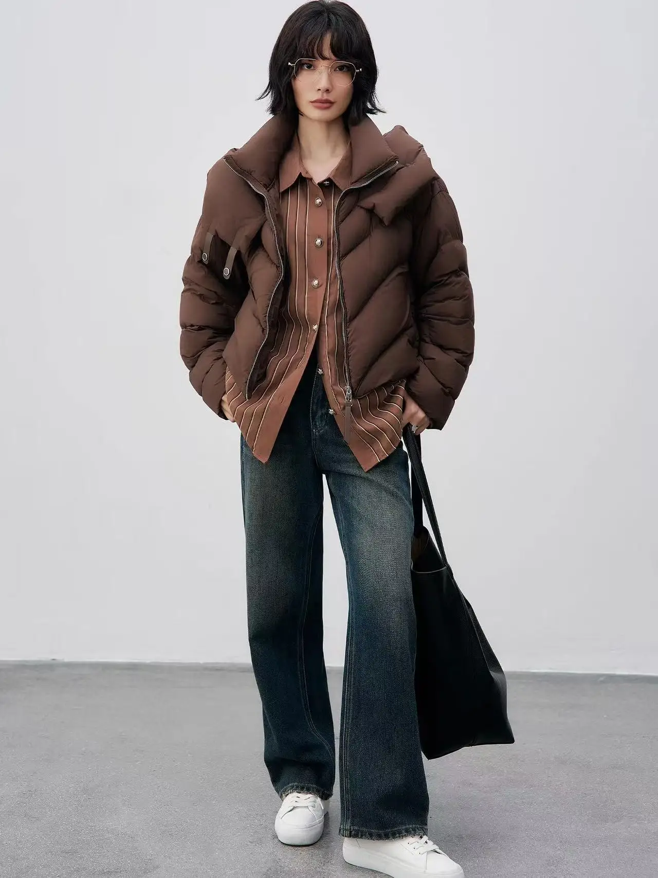 2026年 ハイエンド 90% ホワイトダックダウンジャケット スタイリッシュで多用途なフード付きジャケット 新作ショートダウンコート レディース ルーズフィットパーカー