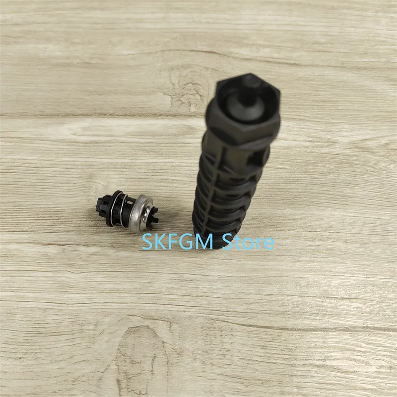 Engine Oil Cooler Filter Check Valve OEM# 5541525 93186324 One Way Valve For Chevrolet Cruze Sonic Aveo Opel Vauxhall Astra