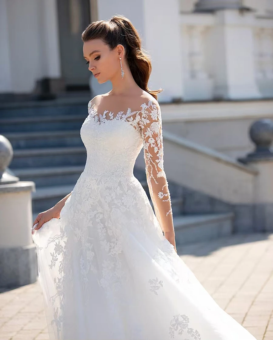 2024 Classic Wedding Dresses Plus Size Full Sleeve Backless Bride Gowns Lace Applique A-Line Sweep Train Vestido De Noiva