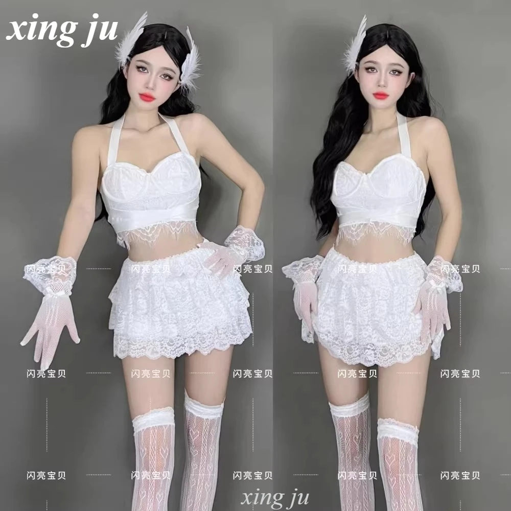 

Костюмы для танцев Xing Ju Singer Group Kpop: сексуальные кружевные укороченные топы и короткие юбки для женщин, костюмы для танцевальных выступлений, одежда для ночных клубов и диджеев