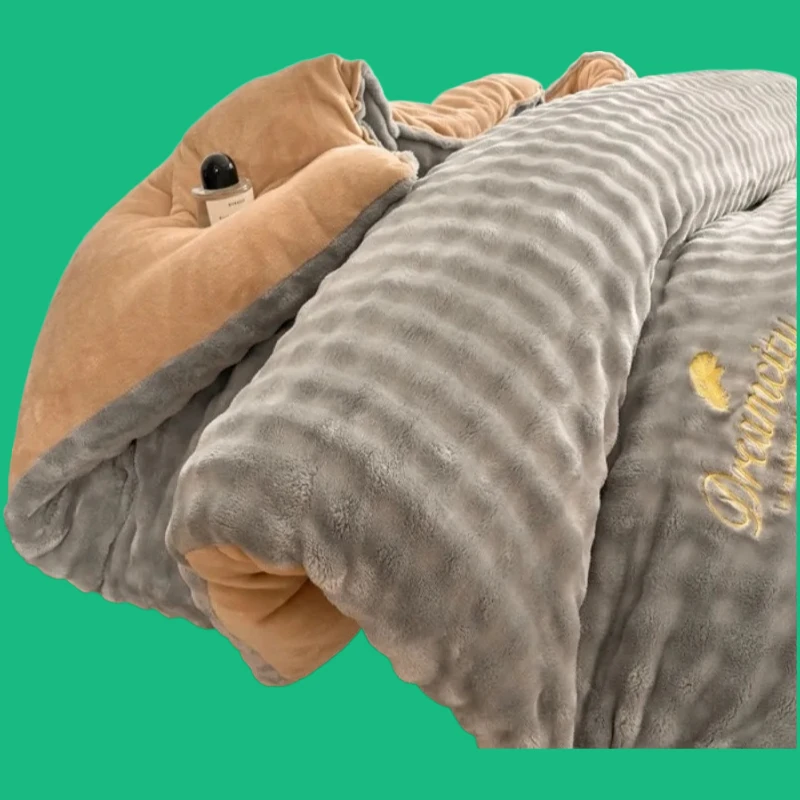 

2025 new solid color embroidery autumn and winter double-sided milk velvet quilt rabbit velvet winter quilt thickened quilt core