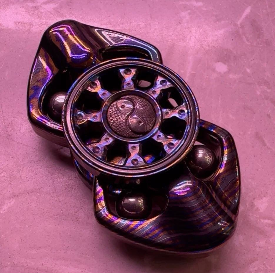 

Used EDC chimago Vajra Two Leaves spinner Fingertip gyroscope Decompression toys