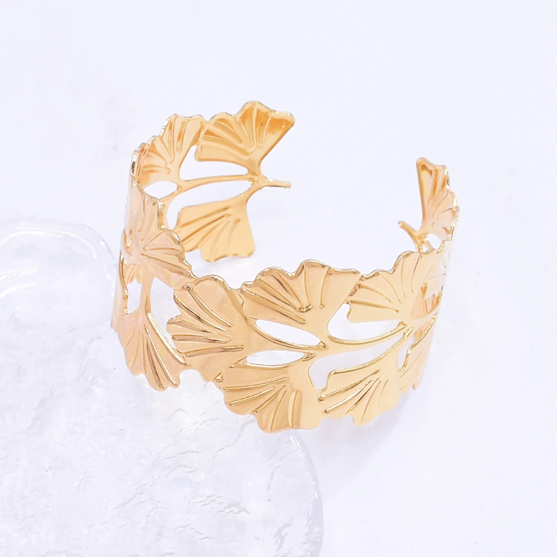 Trendy Ginkgo Leaf Cuff Bracelet Elegant Open Adjustable Bangle Jewelry Beach Travel Daily Party Female Waterpoof Accessory
