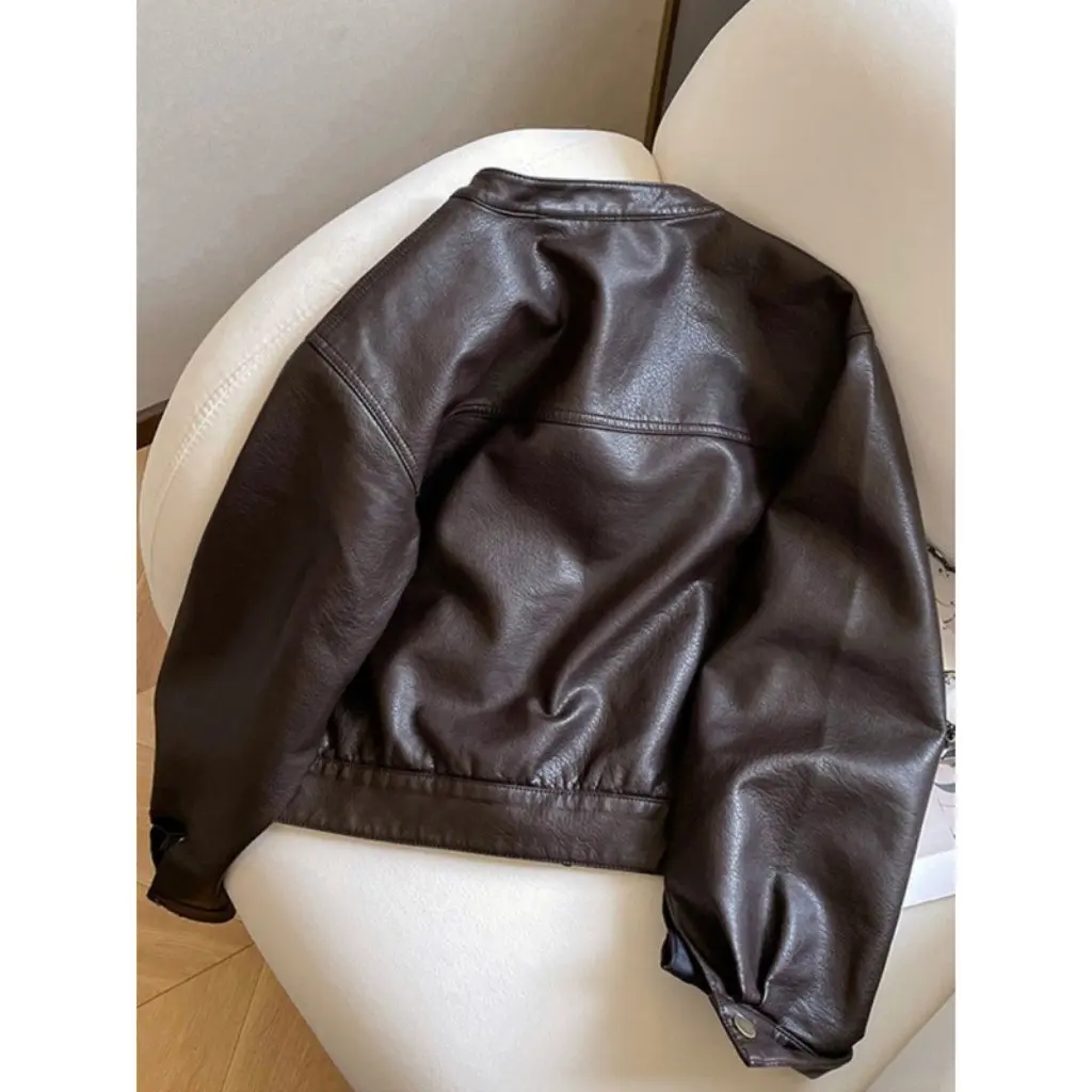 سترة جلدية قصيرة عصرية لراكبي الدراجات النارية للنساء لربيع وخريف نمط جديد على طراز هونج كونج معطف فضفاض بياقة واقفة