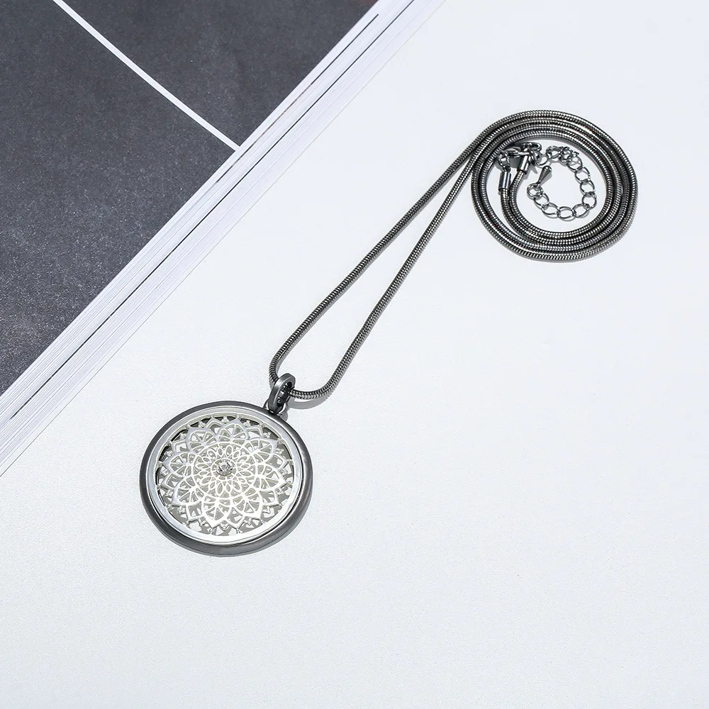 popular European and American fashion fresh exquisite hollow diamond pattern round women's long alloy sweater chain