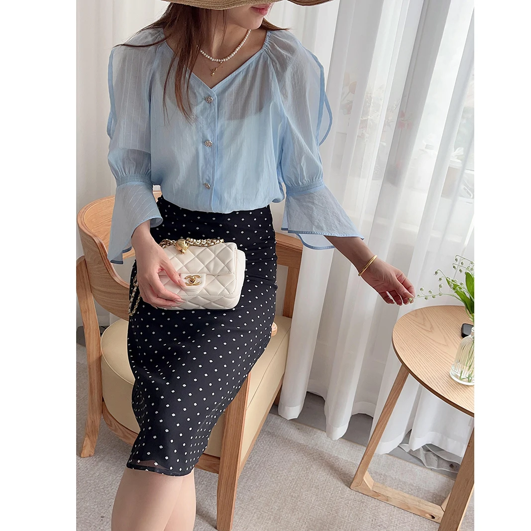 

Ele Chic Design V-Ne Hollow Arm Bell Sve Striped irt Women's Loose Fit Summer Faion Commute Sle Button Closure