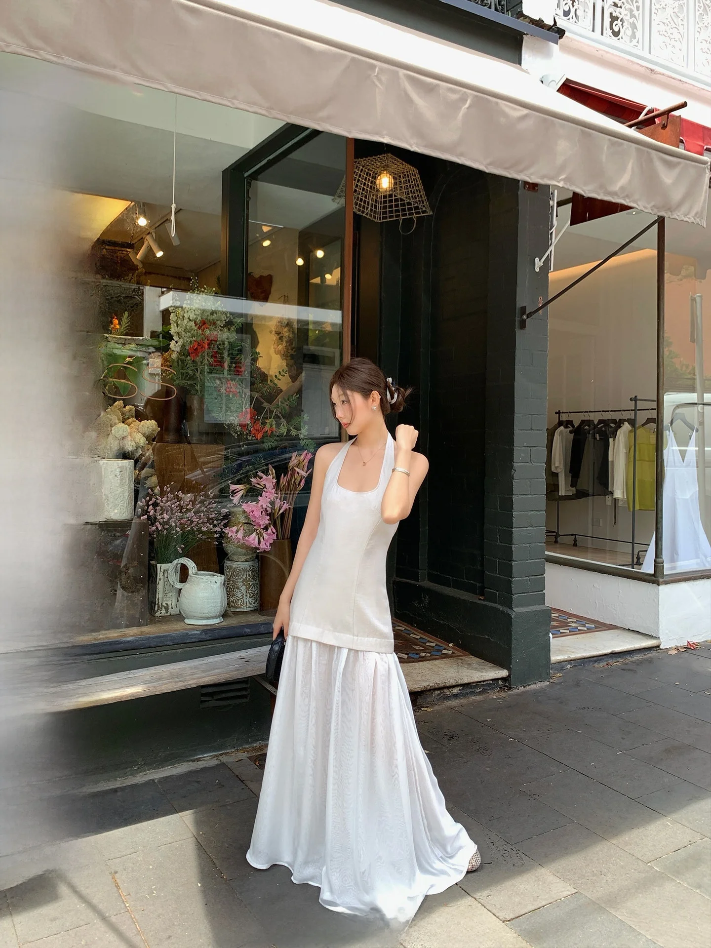 

Ranwear Unique Vintage Backless Long Tulle Skirt Dress Duse Gallery Hanging Neck Design Waist Cinching Full Length Gown