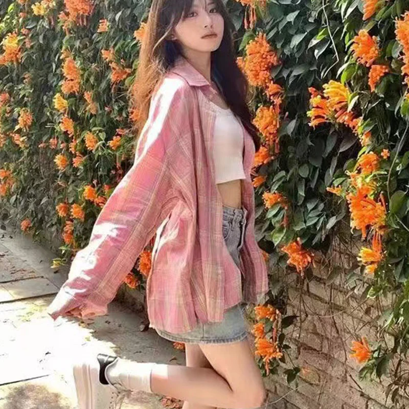 秋の緩い軽量チェック柄シャツ女性のためのレトロオールマッチコントラストカラー長袖シャツカジュアルストリートボタントップス