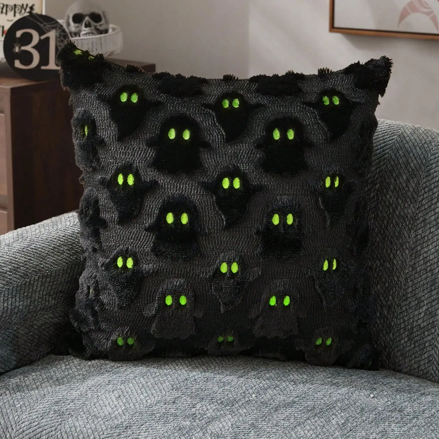 2Pcs Halloween Pillow Covers 18x18 Inch White Ghost Throw Pillow Cases Soft Plush Faux Fur Wool Couch Cushion Case For Chair Sofa Bedroom Living Room Home Decor SF260717163654977220100