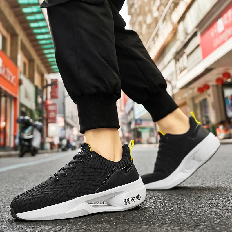 

Мужские кроссовки с круглыми головками. Спортивная обувь из смешанного материала большого размера с цветными блоками и круглой головкой. Весна-лето.