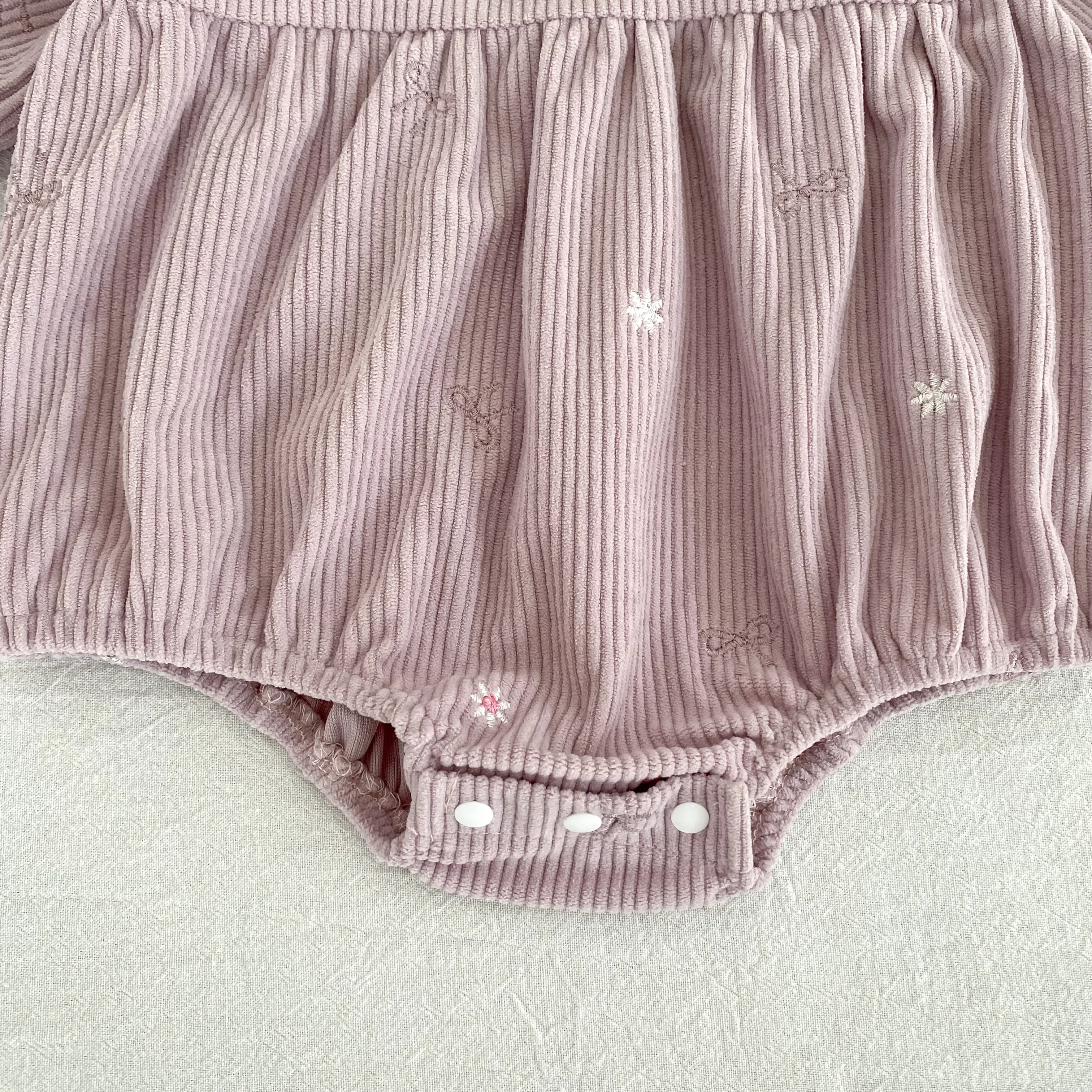 2026 Baby-Mädchen Cord-Strampler 0-24M Süßer Schleifenkragen mit Stickerei Langarm-Body für Kleinkinder Mädchen Frühling Winter Jumpsuit – Detail 12