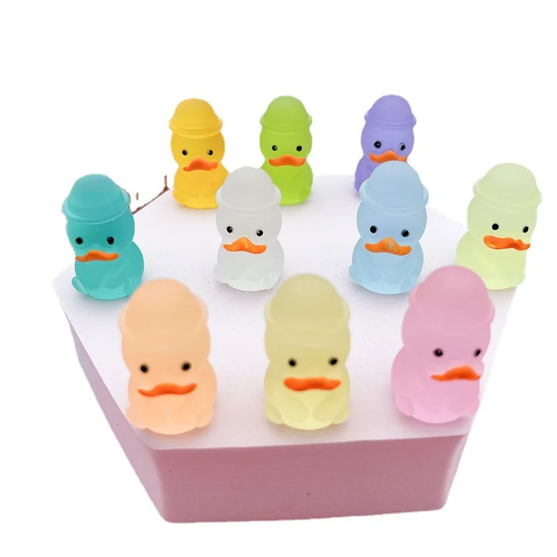 Mini pato que brilla en la oscuridad para niños y niñas, juguete noctilucente hecho a mano con pegamento en crema, joyería Kawaii, regalo 2024