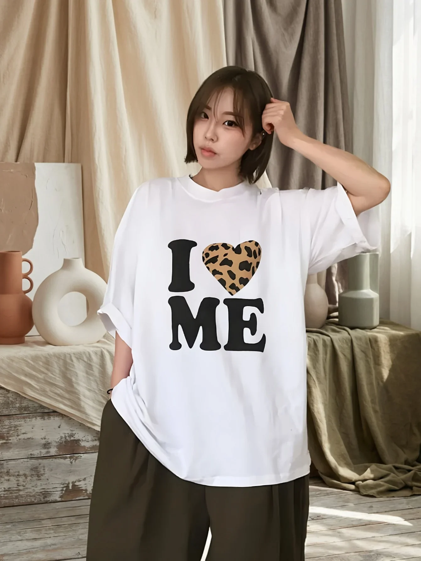 Style Black with English Letter Print Heart-shaped Pattern Design Women's Casual Top Round Neck Summer Short-sleeve Style