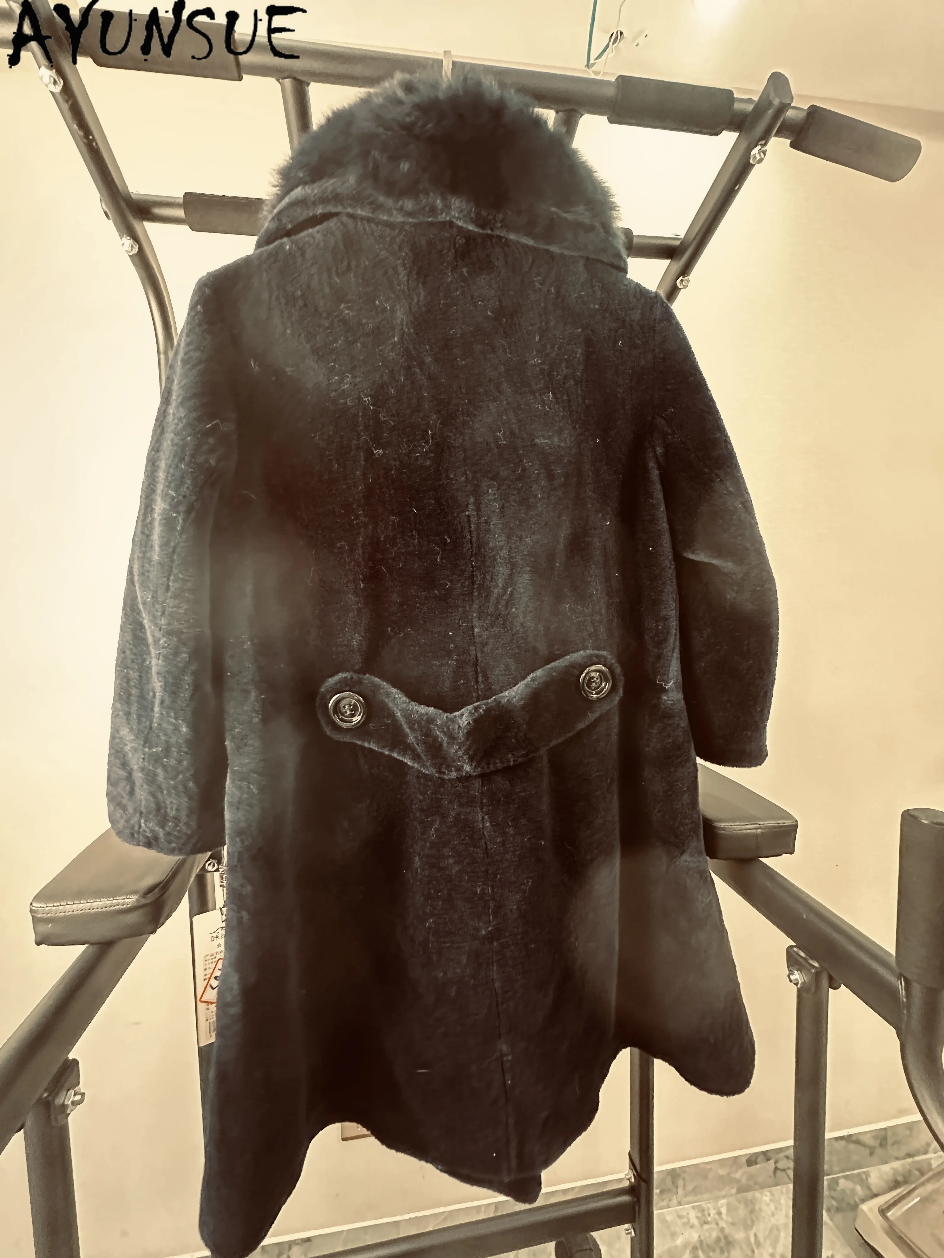 AYUNSUE куртка из 100% шерсти, женская зимняя одежда, теплый воротник из лисьего меха, уникальное пальто, акция, небольшие недостатки, возврат средств, не обмен