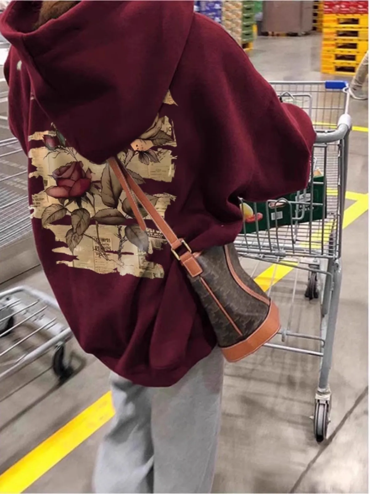 

Красная толстовка цвета винного красного вина в американском стиле, женская, весенне-осенняя, новая, свободного кроя, оверсайз, утепленная, с карманом-кенгуру