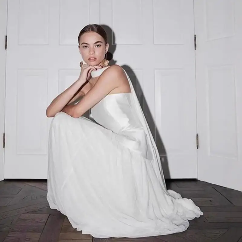 Branco sem alças cetim malha emenda luz vestido de casamento temperamento malha pendurado pescoço fita banquete vestido de dama de honra personalizado