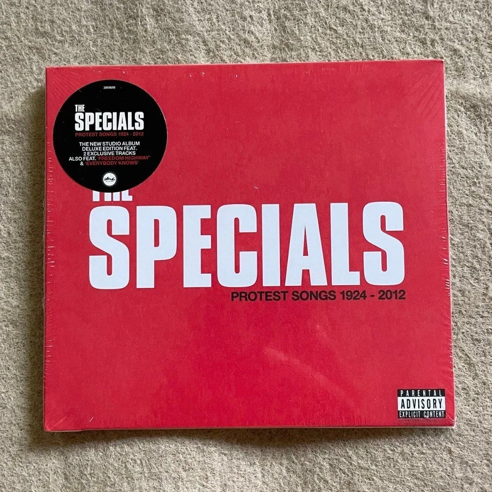 

Специальный сборник протестных песен 1924-2012 CD | Альбом-компиляция альтернативной музыки | Коллекция CD-дисков с альтернативной музыкой в стиле ретро