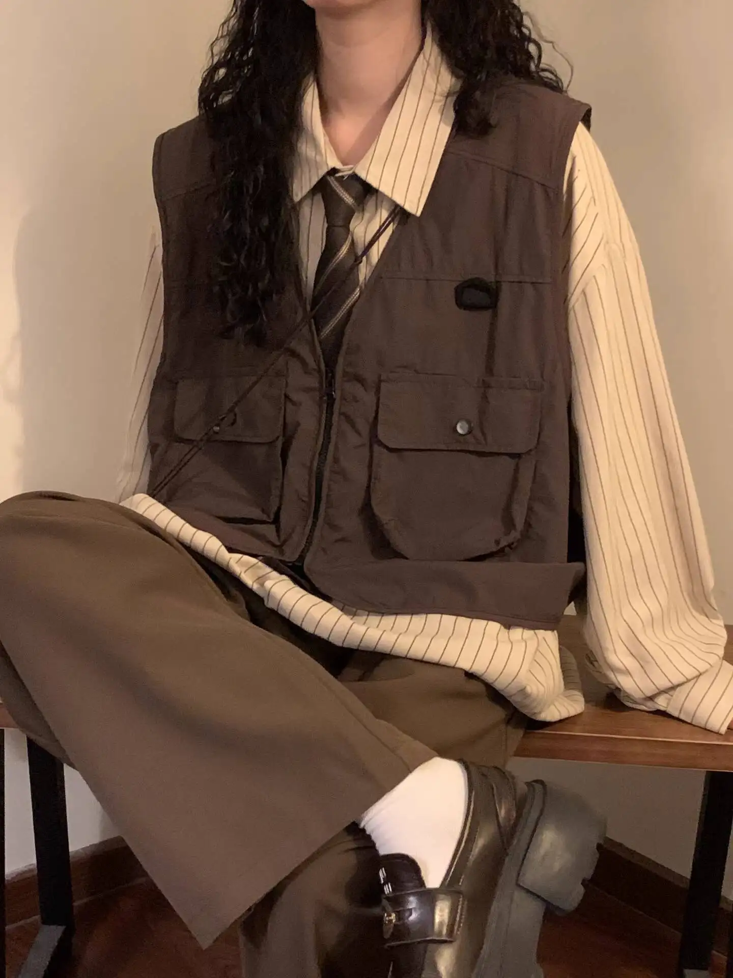 2026 New Unisex Japanese Style Retro Cargo Vest Sleeveless Cropped Layered Workwear Waistcoat Casual Top