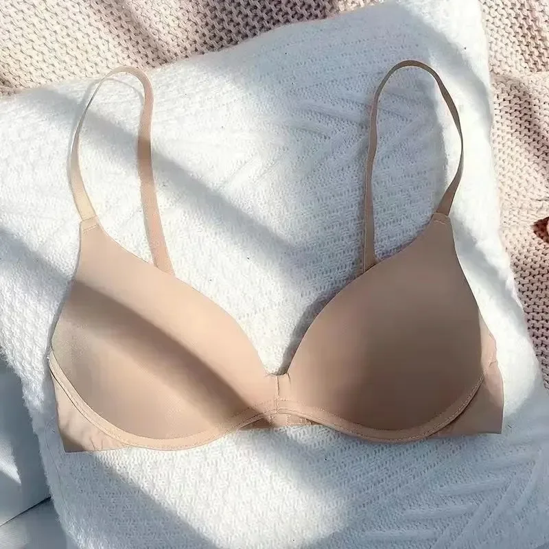 Japanese One-piece Smooth Girl Seamless Small Push Up Bra Thin Cup Without Underwire Sleep Bra 3/4 Cup Bralette Top Brassiere