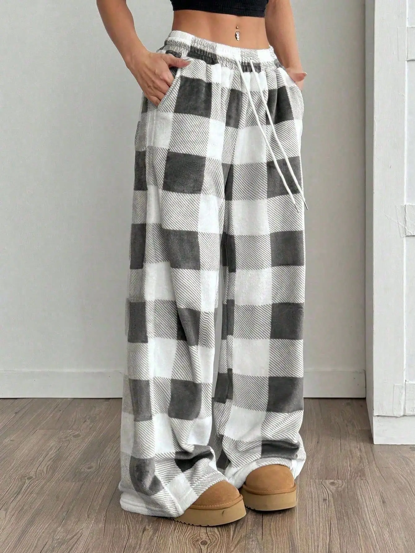New ladies' plaid casual pants - high-waisted drawstring thick plush relaxed and flowing wide-leg trousers