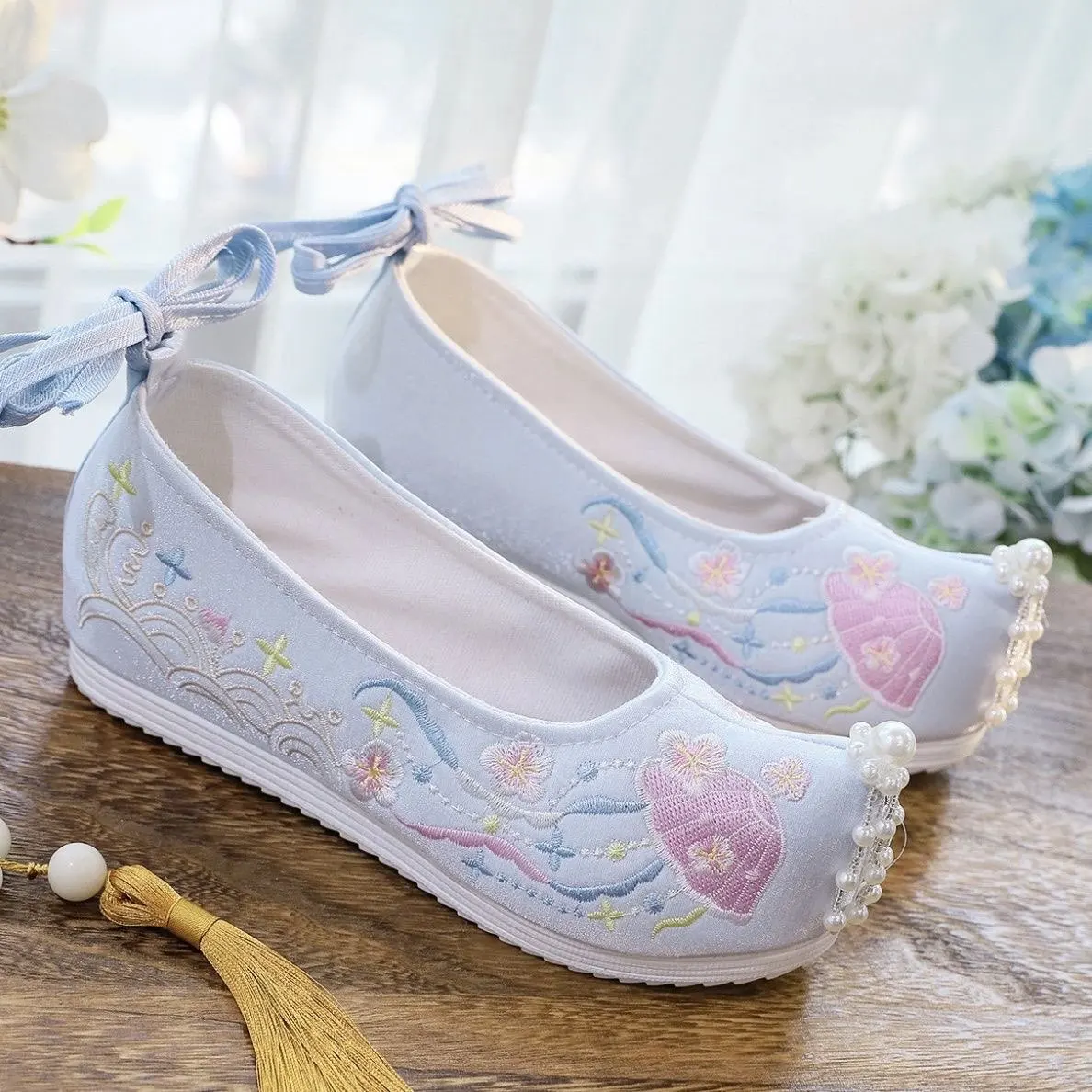 Women`s Large Size 34-44# Hanfu Embroidered Shoes Chinese Beijing Cloth Shoes Traditional White Pink  Hanfu Shoes Plus Size 43#