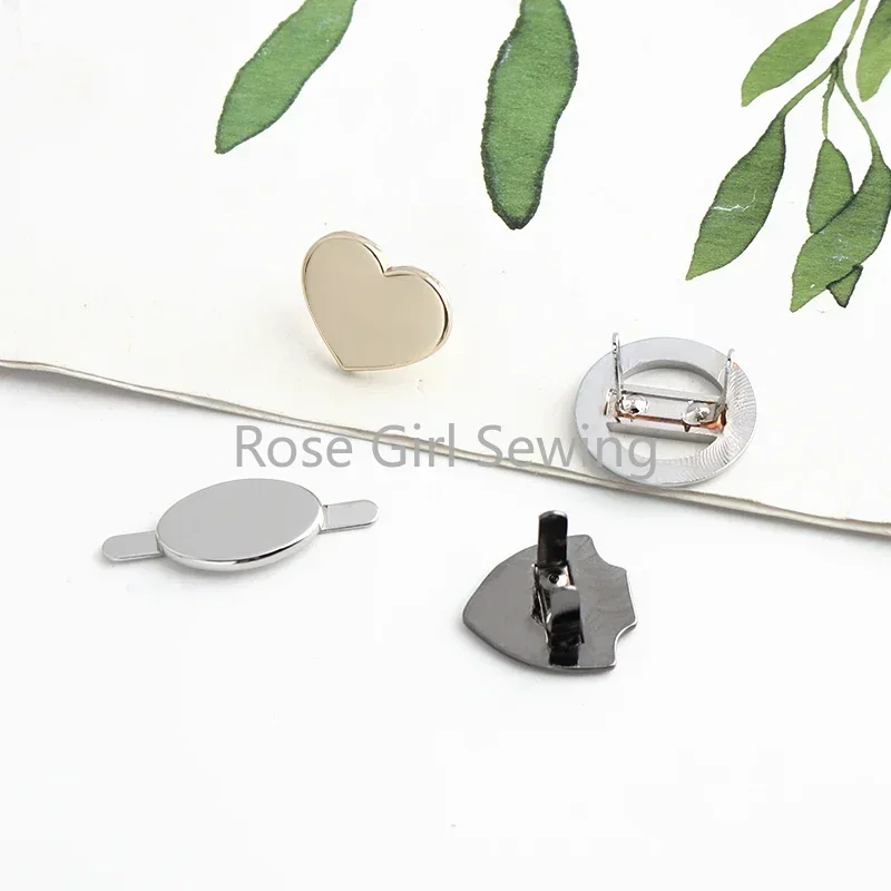 50PCS 17/18/20MM Heart Decorative Metal Labels Tags For Clothes Bags Custom Making Personalized Logo DIY Letter Sewing Labels