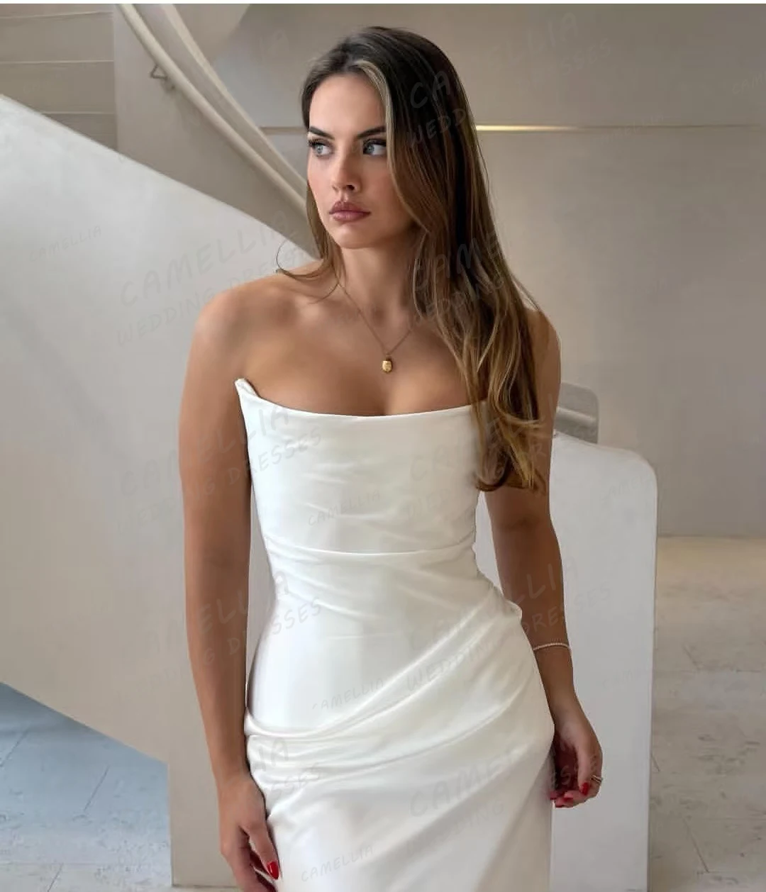 Abiti da sposa semplici e sexy Abiti da sposa da donna a sirena Scollo a barca senza maniche Conteggio dei treni Abiti da sposa personalizzati Illusion