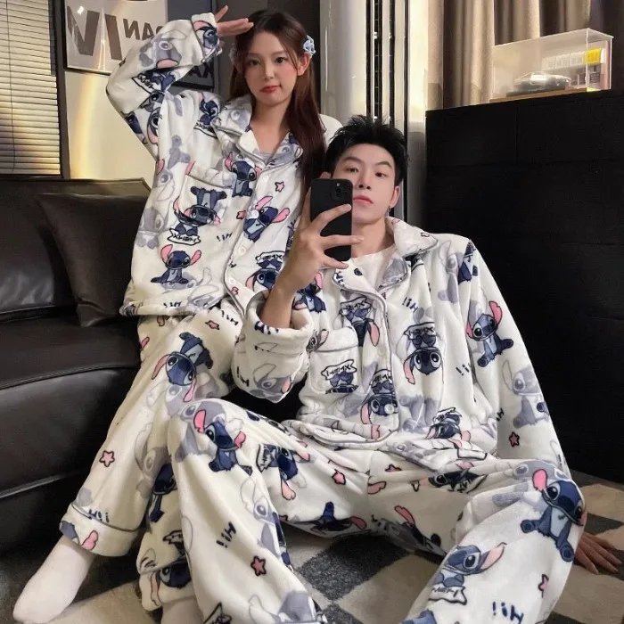 

Зимние пижамы Disney для пар, новые модные повседневные пижамы с героями мультфильмов для мужчин и женщин, пуловеры из кораллового флиса, пижамы с плюшевыми элементами, домашняя одежда в стиле аниме
