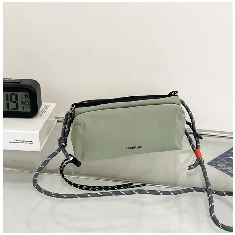 

Повседневные однотонные портативные нейлоновые сумки на ремне на молнии, 2024, простые модные высококачественные популярные универсальные сумки через плечо для унисекс