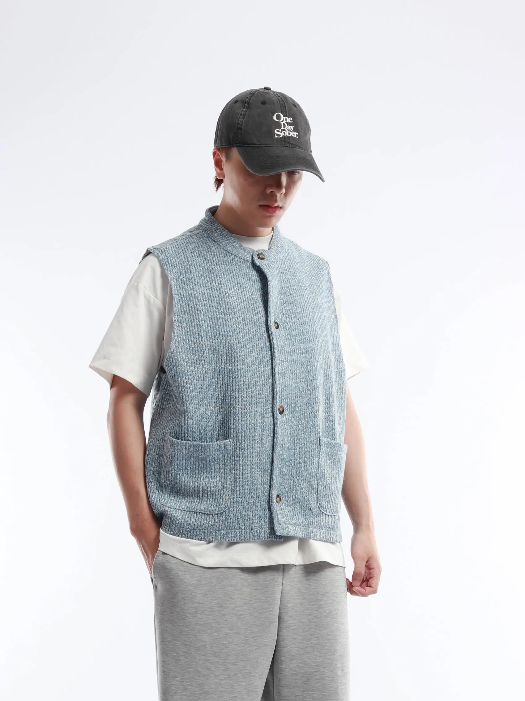 Fall 2026 Men's Casual Cityboy Knitted Windproof Vest Zipper Sleeveless Jacket Loose Fit Breathable Warm Sweatshirt Vest