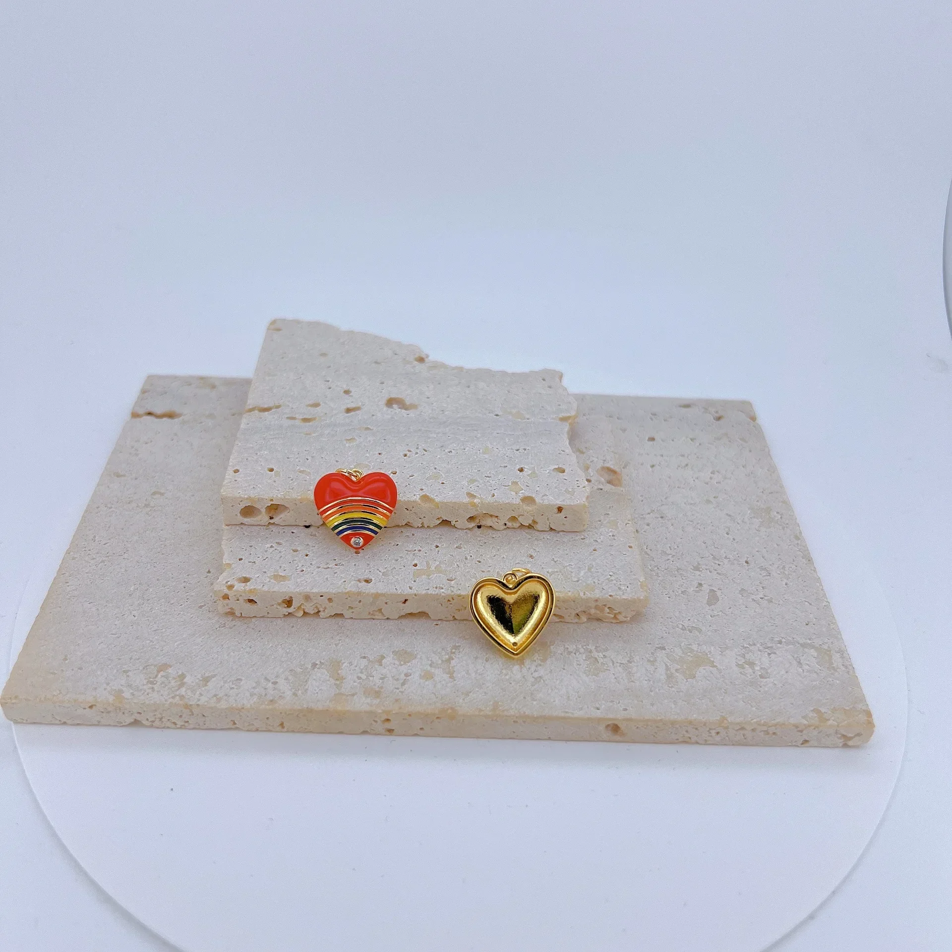 4 Pcs Heart Shape Rainbow Enamel Pendant for Diy Jewelry Making Supplies Shiny Copper Plated Gold Bracelet Necklace Accessories