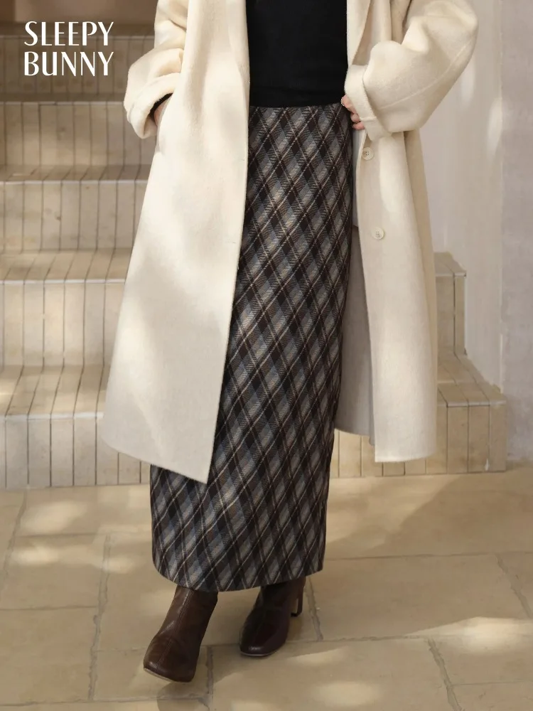 

Retro Check Midi Skirt Women Lady High Waist Slim Fit Long Skirt Chic Casual Split Hem Winter Outfit Styling Wear Everyday Look