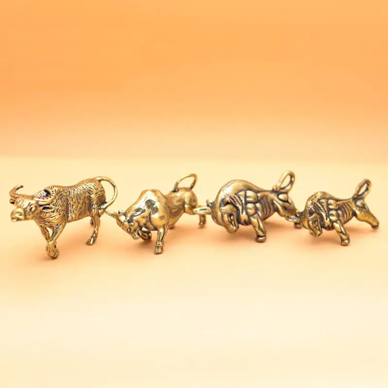 1Pc Vintage Brass Bullfighting Figurine Mini Copper Bull Statue Feng Shui Ornament Desktop Office Indoor Decor Craft Gift