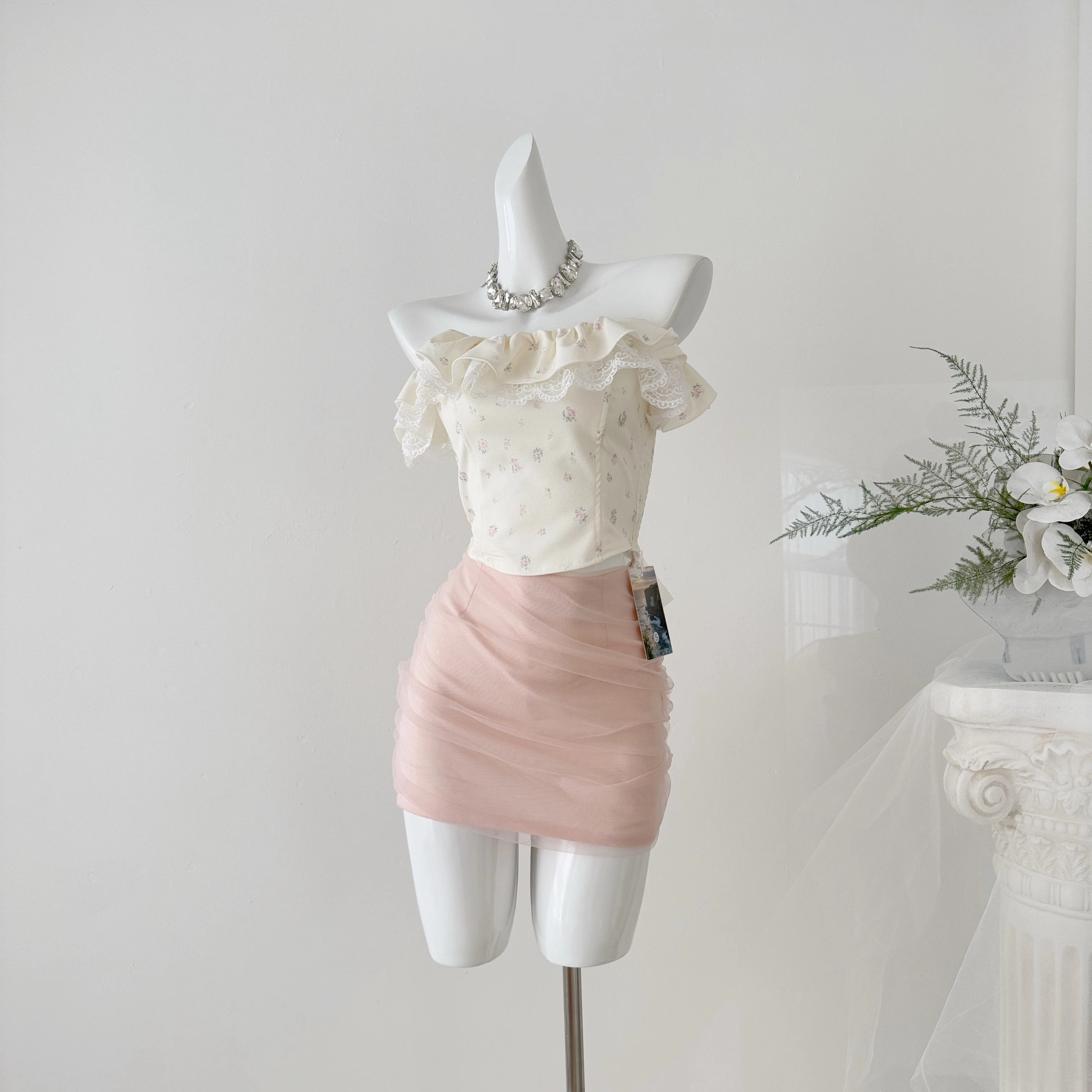 

Women's Summer Sexy Two Pieces Skirt Set Lady Ruffles Strapless Slim Floral Short Tube Top + Slim Mesh Skirt