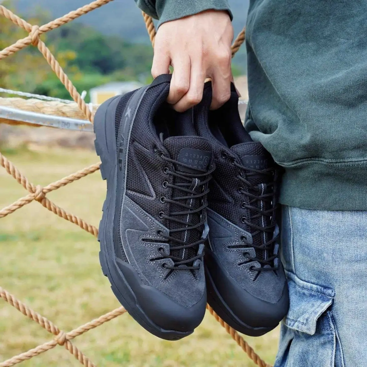 

Мужские и женские кроссовки для скалолазания и походные ботинки: удобная и универсальная обувь для прогулок, походов и треккинга