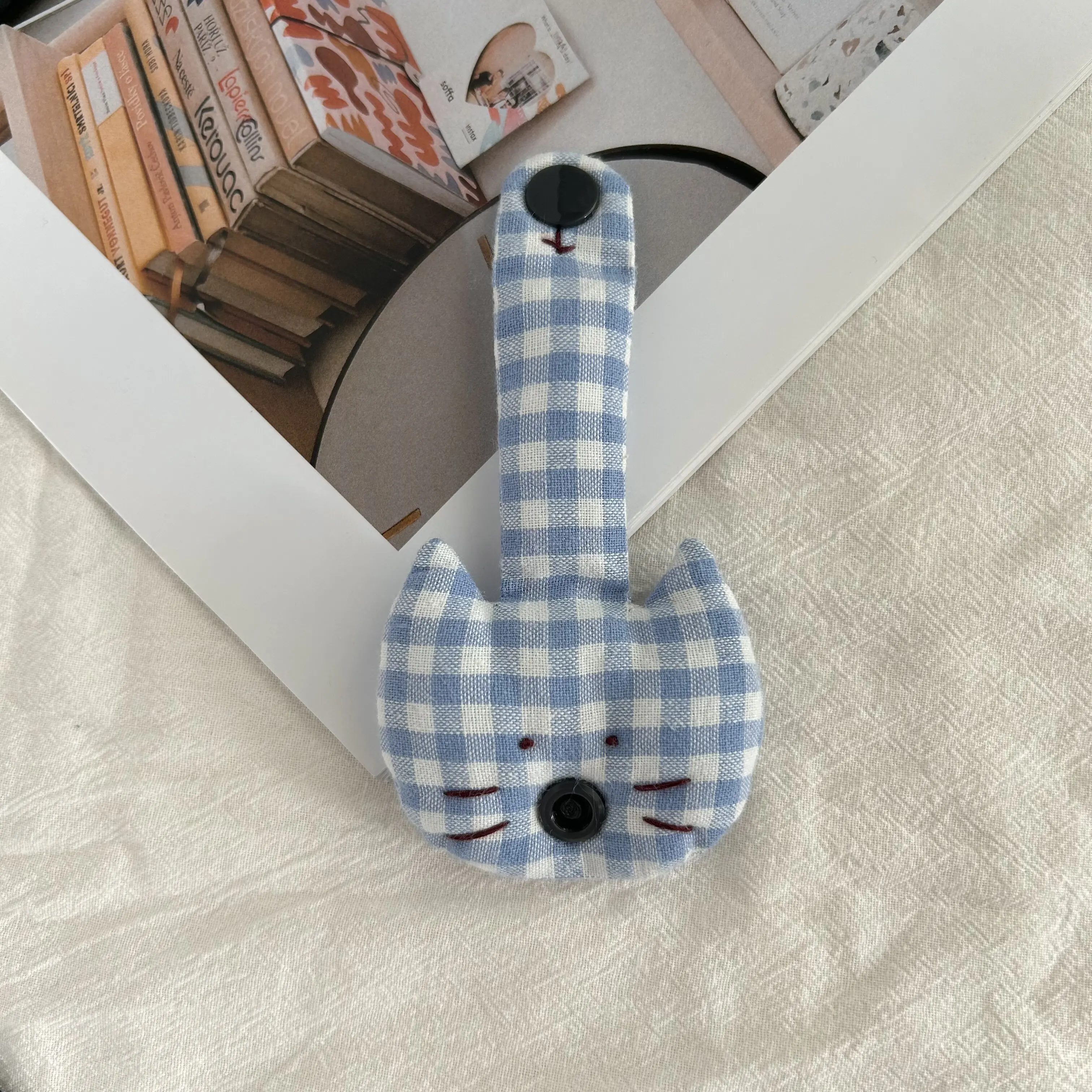 Harajuku Cute Cartoon Cat Head Data Fabric Cable Storage Buckle Multi-Functional Grid Organizer Wired Headphone Fixator