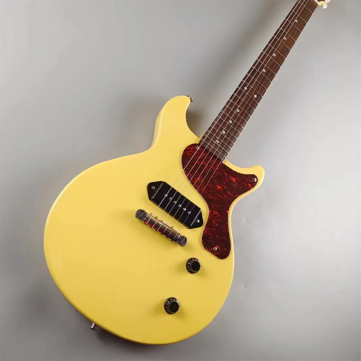 Standard electric guitar, TV yellow, black P90 pickup, retro tuner, available in stock,