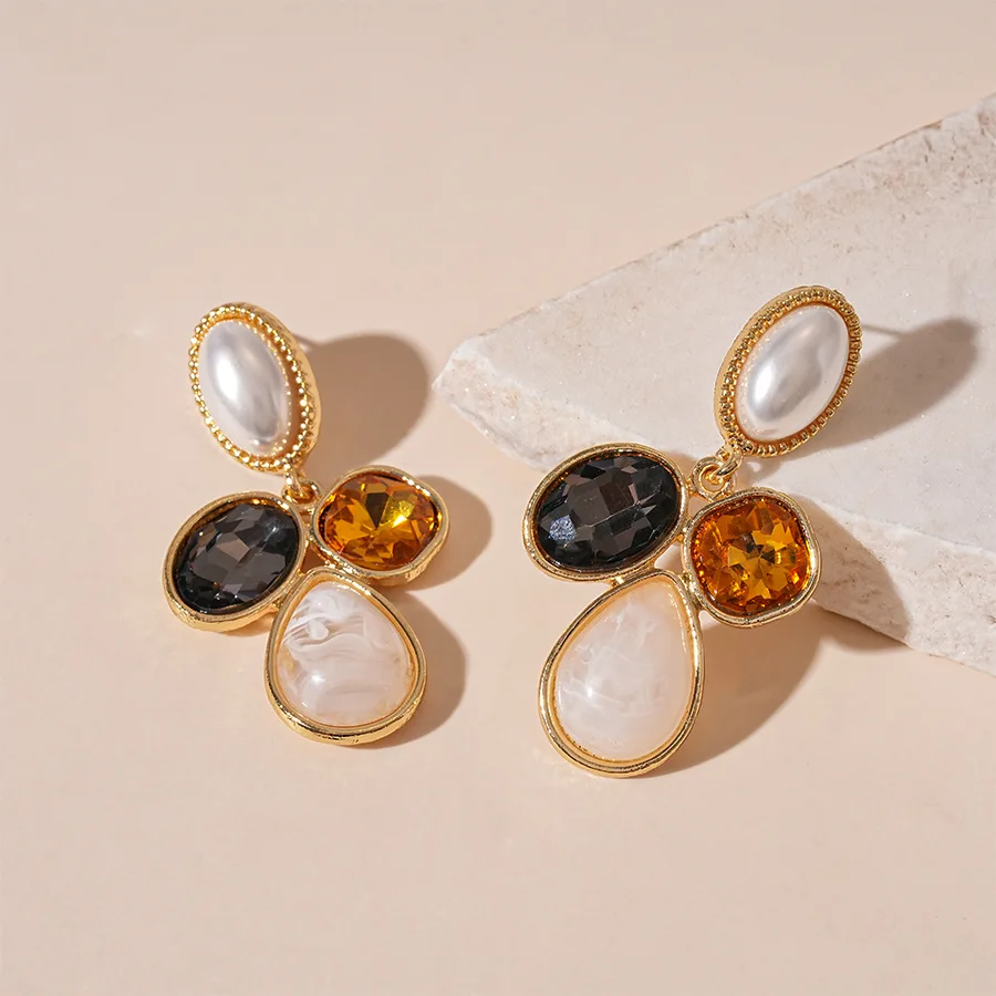 Retro contrasting colors, diamond-set imitation bead oval water drop silver needle earrings, niche temperament high-end earrings